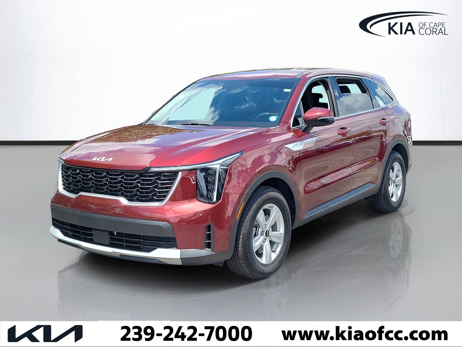 Certified 2025 Kia Sorento LX FWD image 3