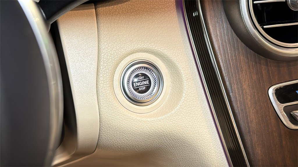 Used 2020 Mercedes-Benz GLC 300 4MATIC image 29