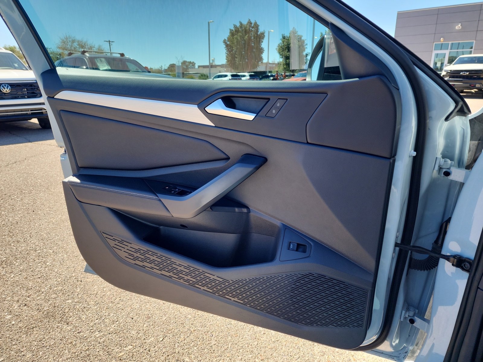 Certified 2025 Volkswagen Jetta Sport image 13