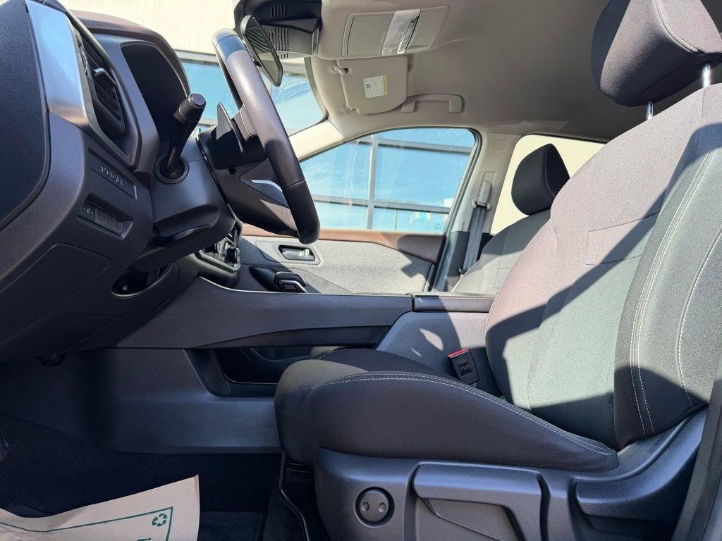 Used 2023 Nissan Rogue S image 9