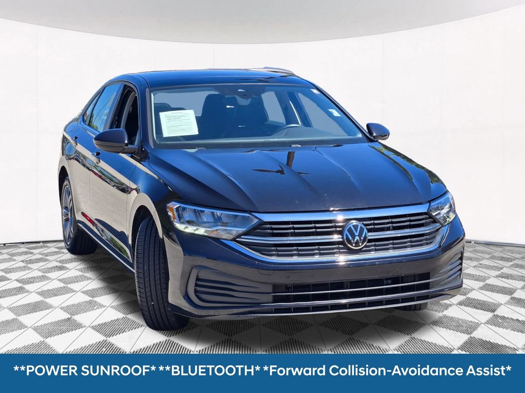Used 2024 Volkswagen Jetta SE FWD image 4