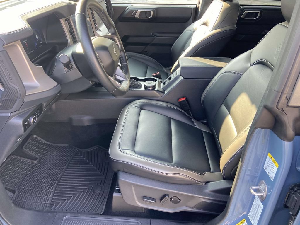 Used 2025 Ford Bronco Outer Banks AWD/4WD image 18