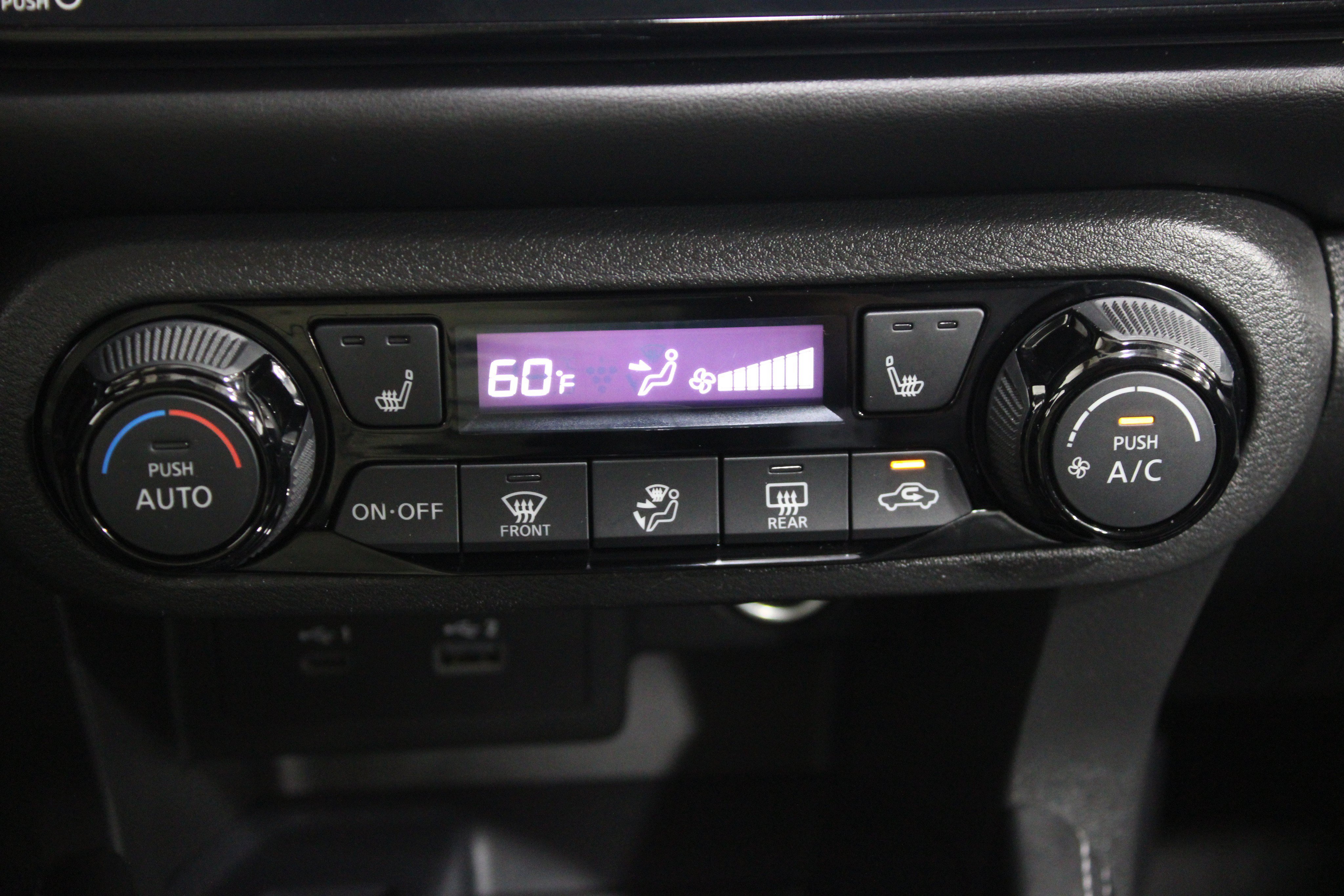 Used 2023 Nissan Kicks SR w/ SR Premium Package FWD image 15