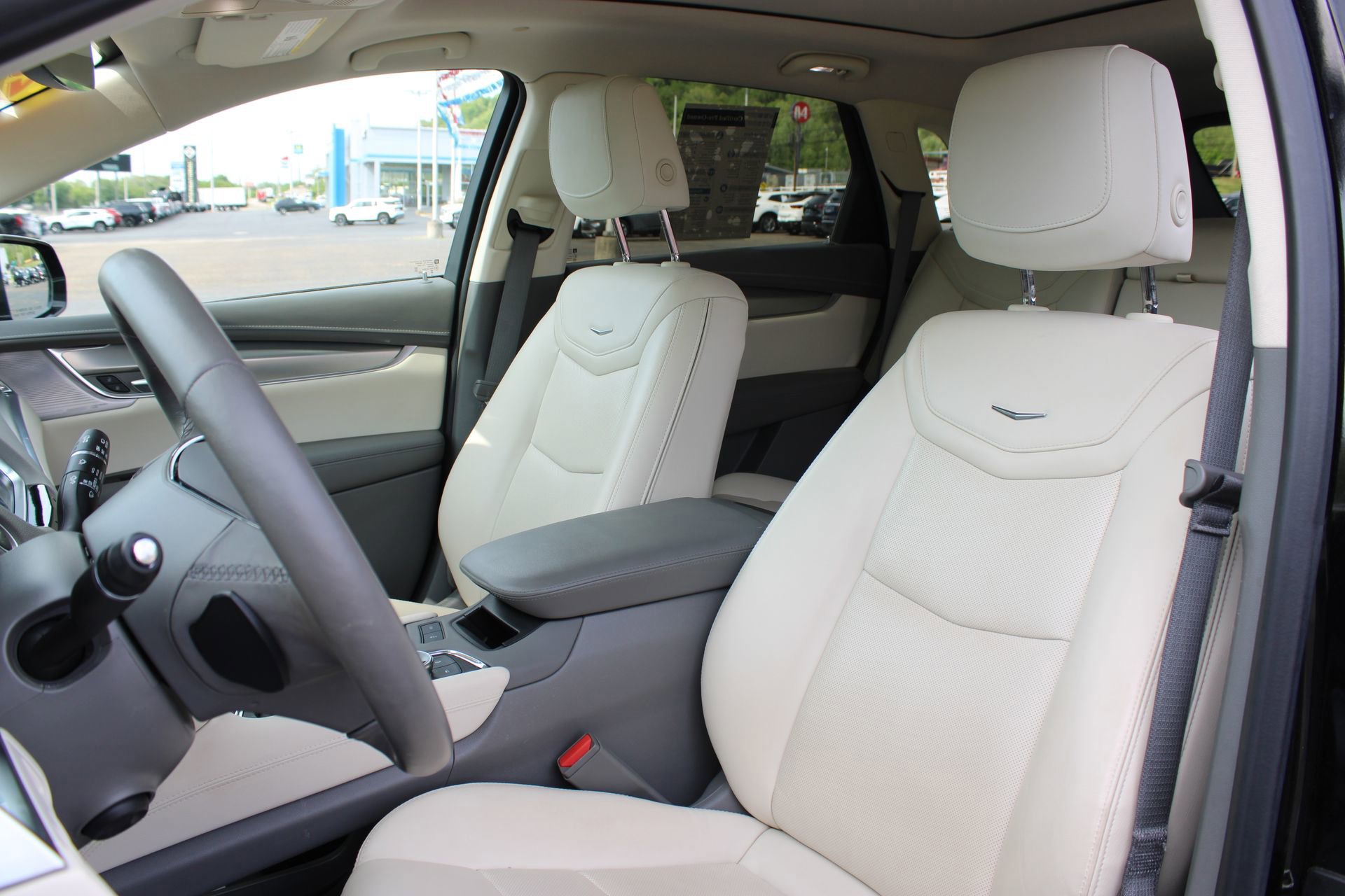 Used 2024 Cadillac XT5 Premium Luxury w/ LPO, Floor Liner Package AWD/4WD image 17