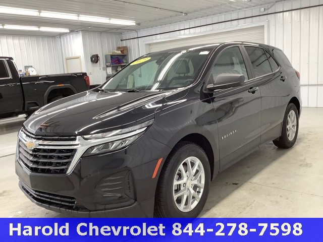 Used 2023 Chevrolet Equinox LS w/ LS Convenience Package image 3