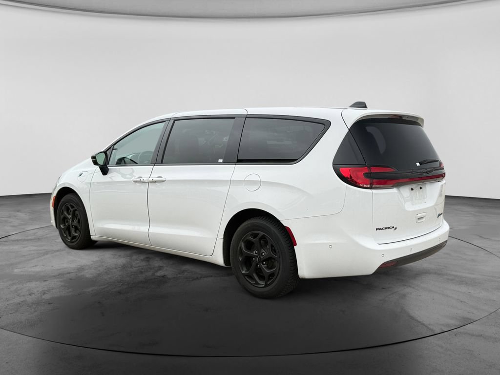 Used 2024 Chrysler Pacifica Limited FWD image 7