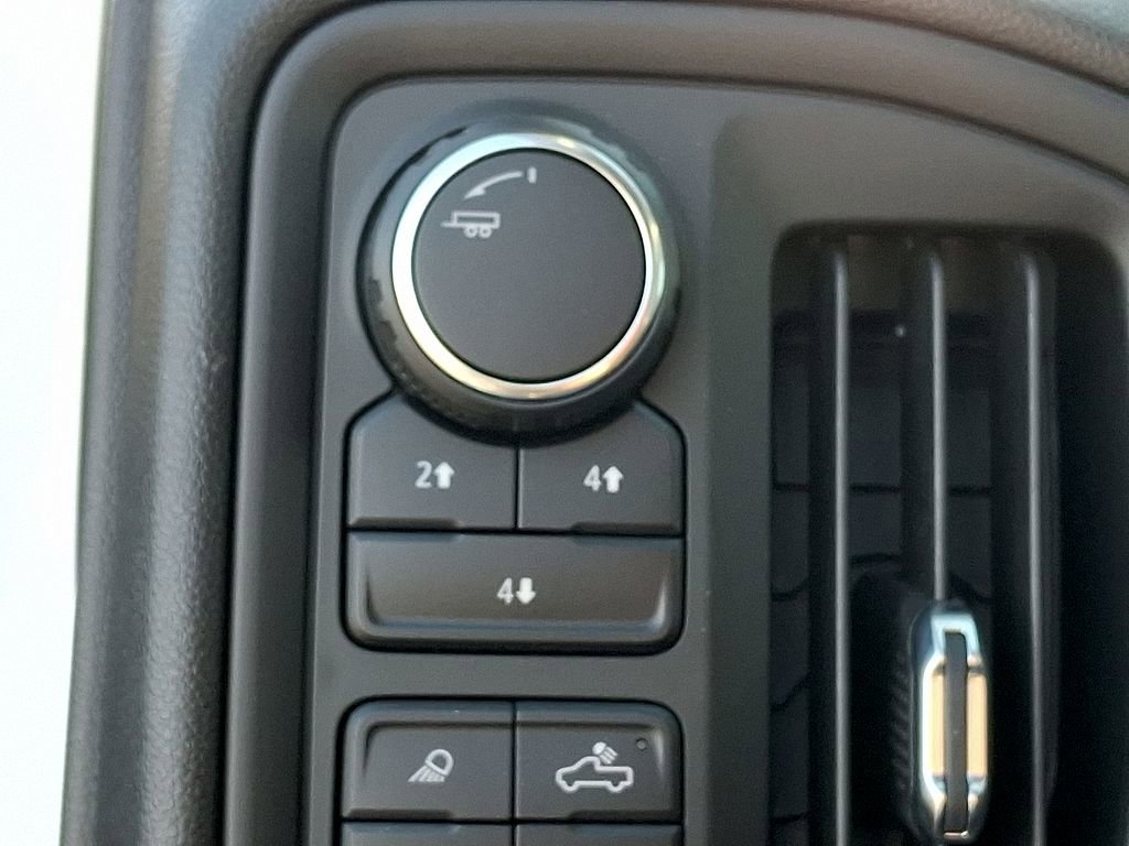 Used 2024 Chevrolet Silverado 2500 Custom w/ Custom Value Package image 23