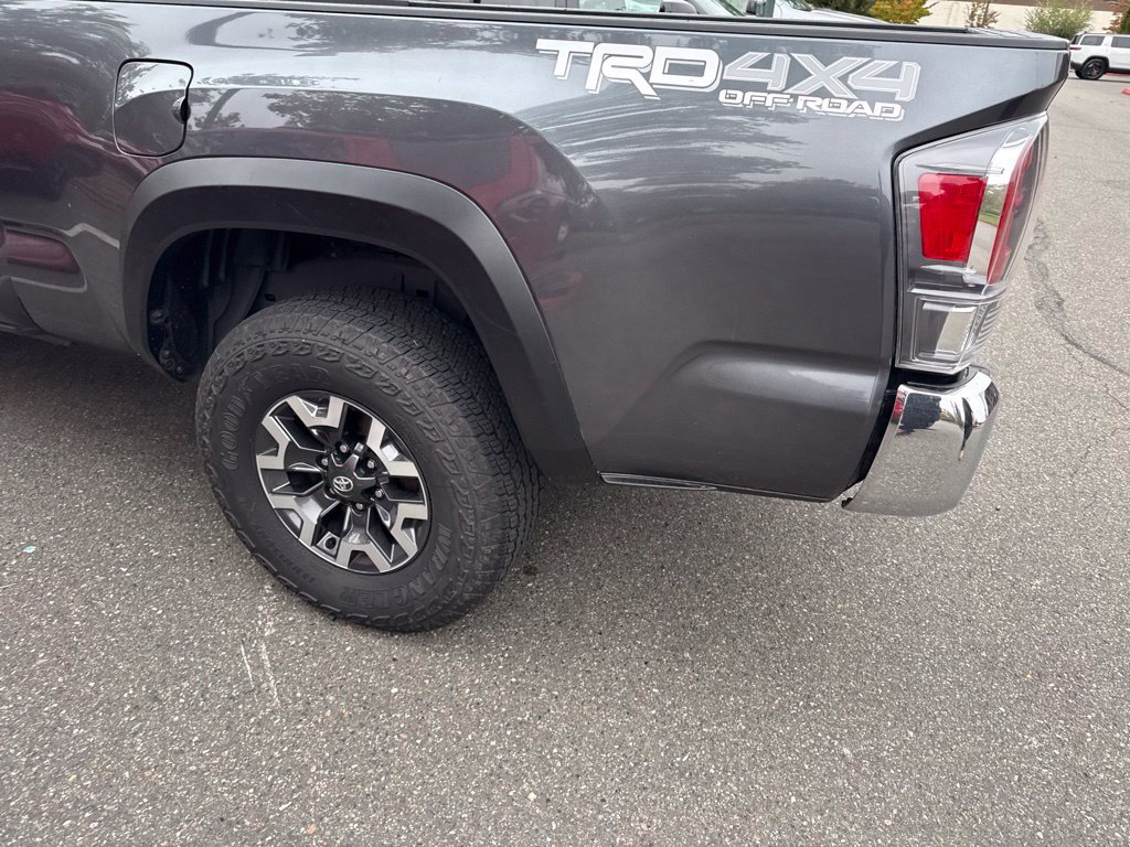 Used 2022 Toyota Tacoma TRD Off-Road AWD/4WD image 4