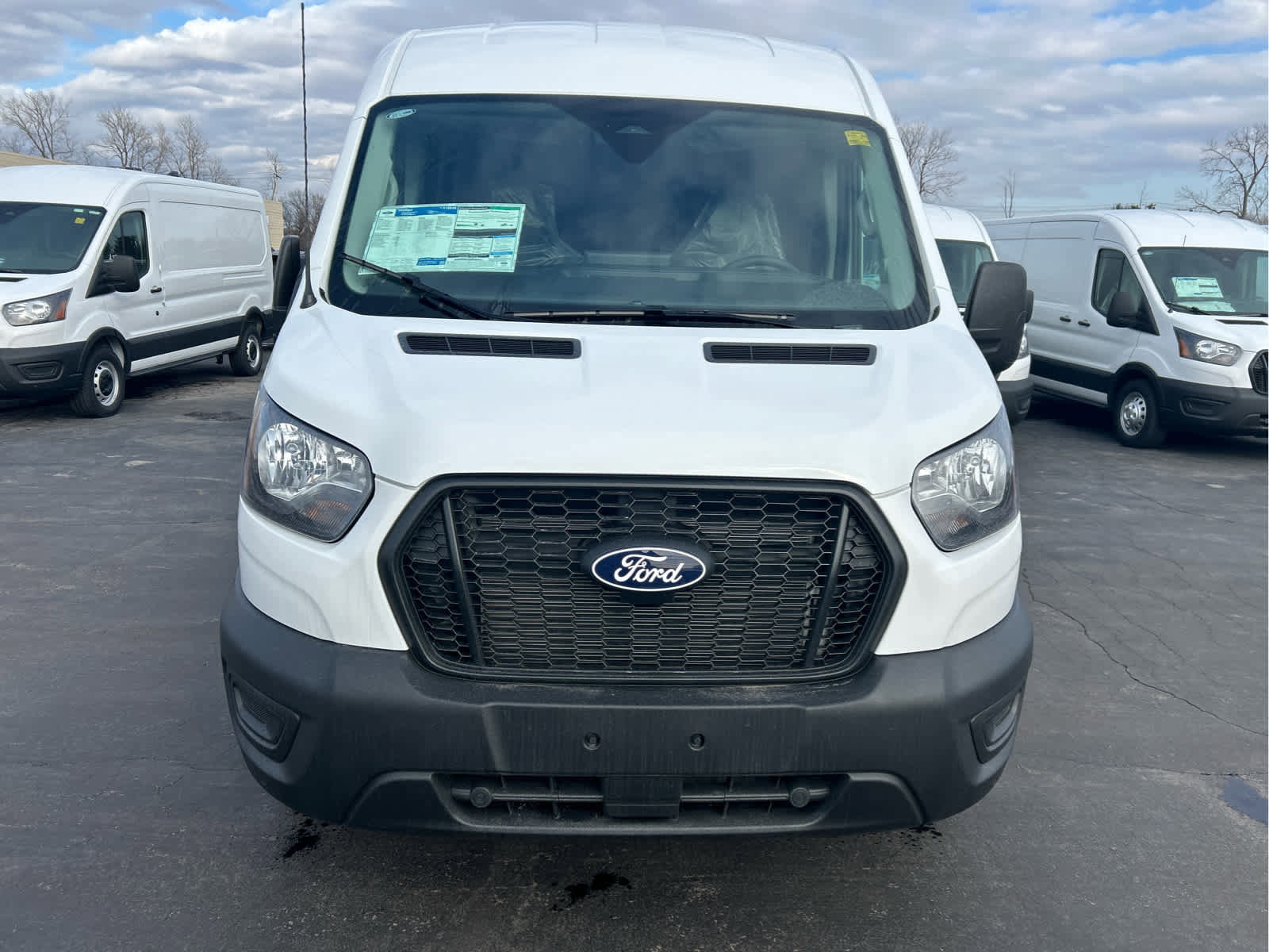 New 2026 Ford Transit 150 148 Medium Roof w/ Load Area Protection Package RWD image 3