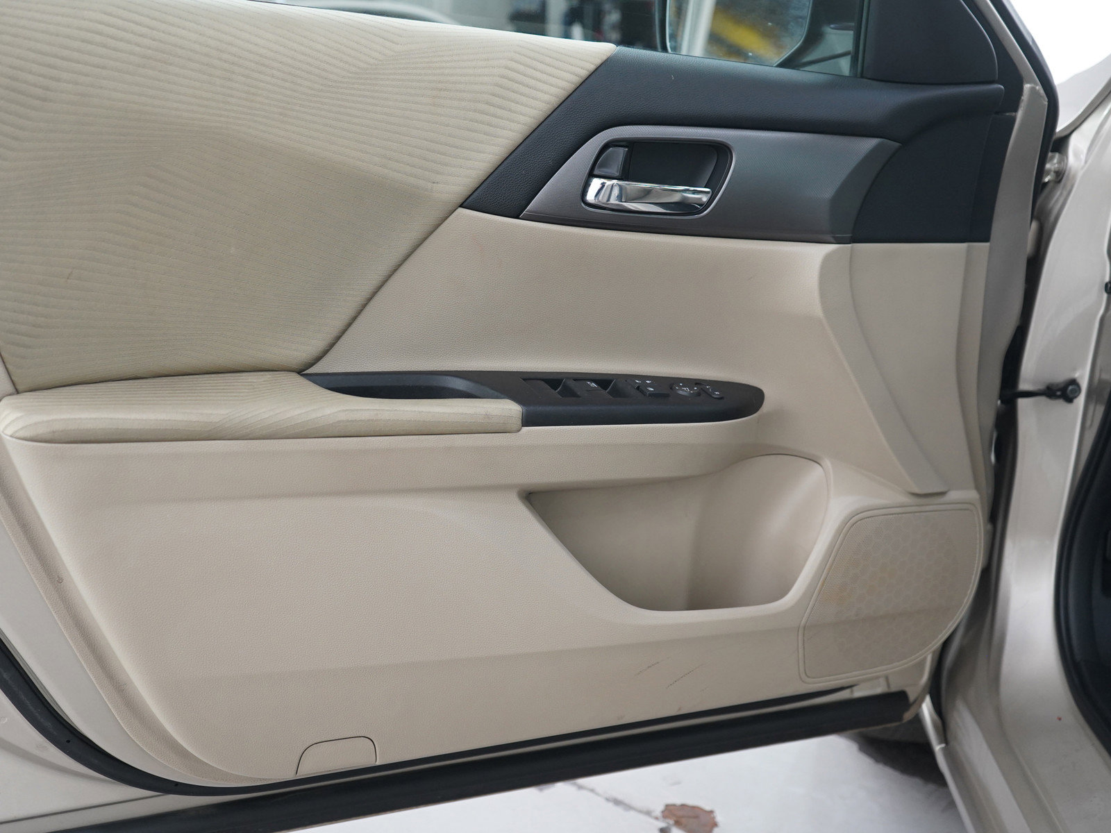 Used 2014 Honda Accord LX image 17