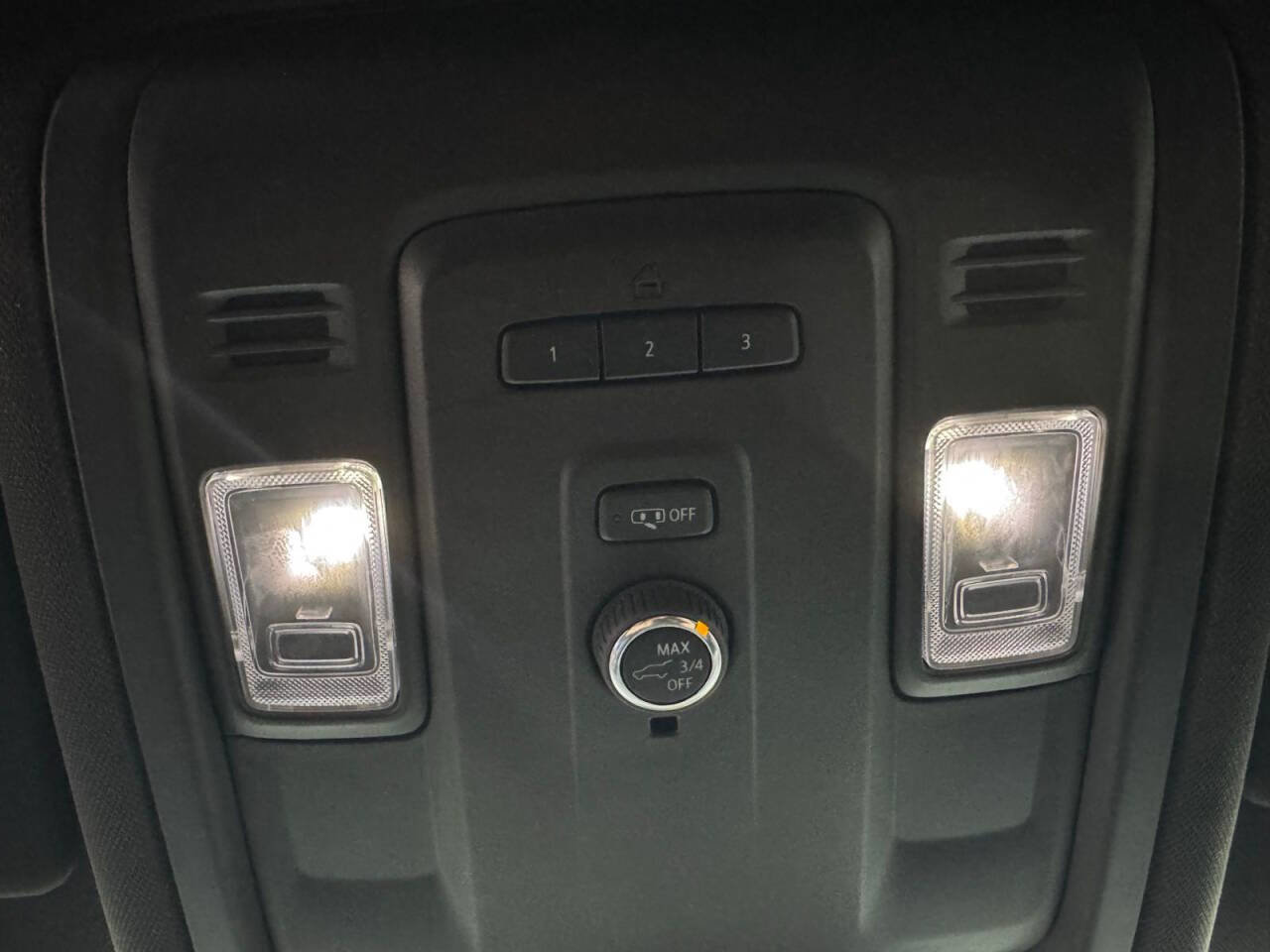 Used 2023 Chevrolet Suburban LT image 28