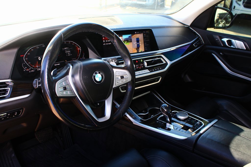 Used 2021 BMW X7 xDrive40i w/ Parking Assistance Package image 2