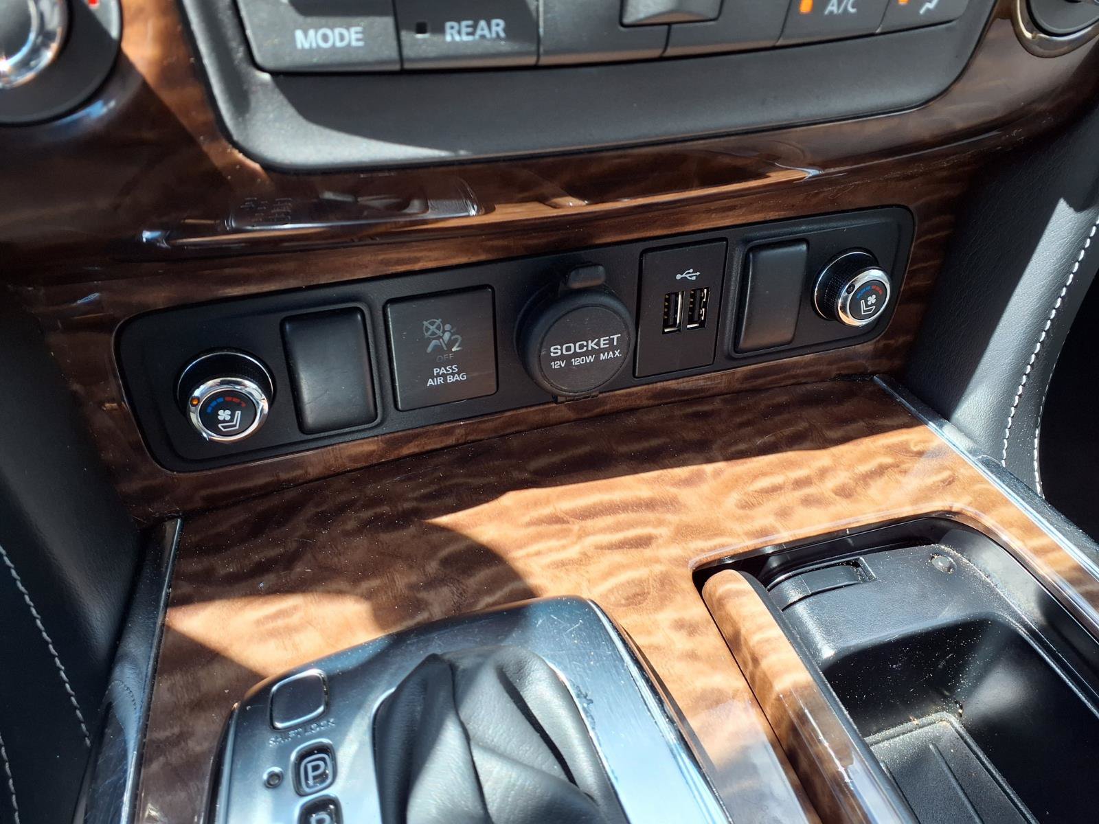 Used 2019 Nissan Armada Platinum w/ Captain's Chairs Package AWD/4WD image 11