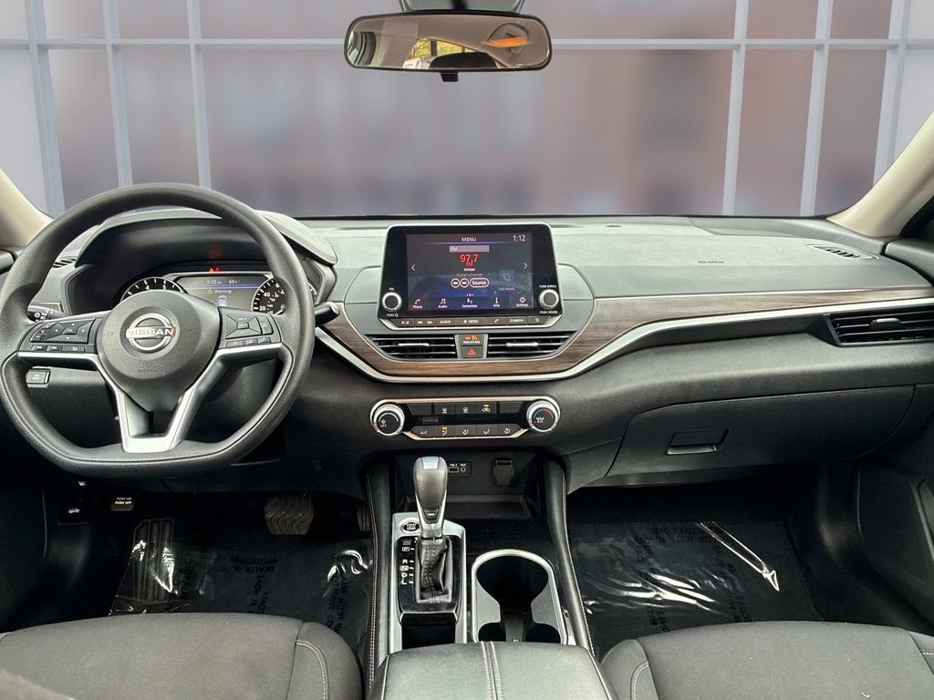 Used 2023 Nissan Altima 2.5 SV FWD image 17