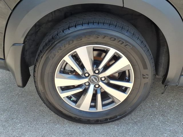 Used 2023 Nissan Pathfinder SL w/ Black Appearance Package FWD image 13