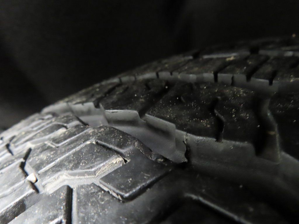 Used 2025 GMC Yukon XL AT4 w/ AT4 Premium Package image 7