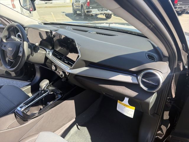 New 2026 Chevrolet Trax LT FWD image 30