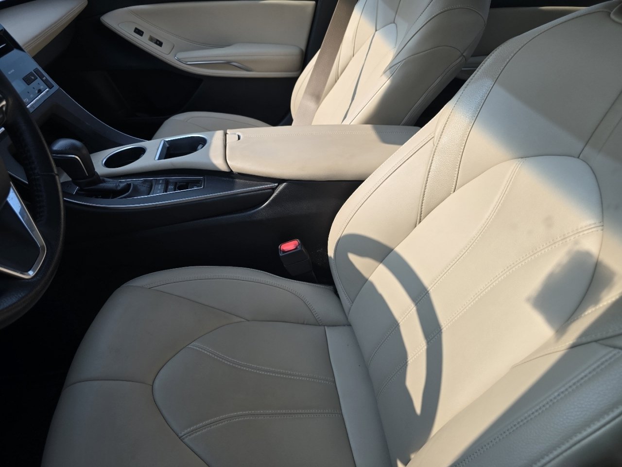 Certified 2019 Toyota Avalon XLE w/ Moonroof Package FWD image 22