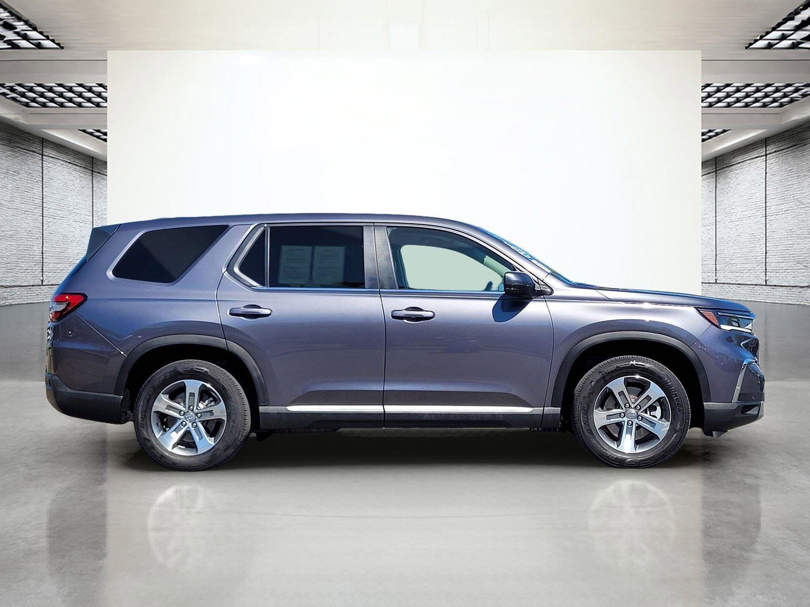 Used 2025 Honda Pilot EX-L image 6