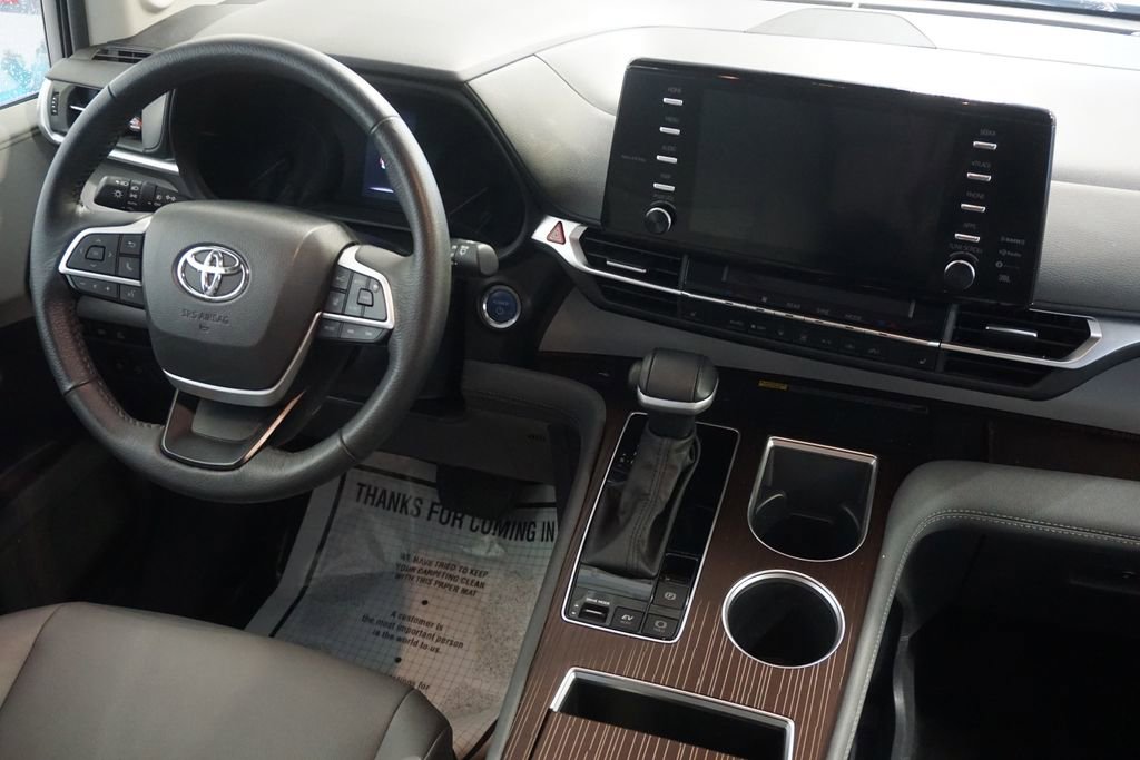 Used 2024 Toyota Sienna XLE w/ XLE Plus Package image 29