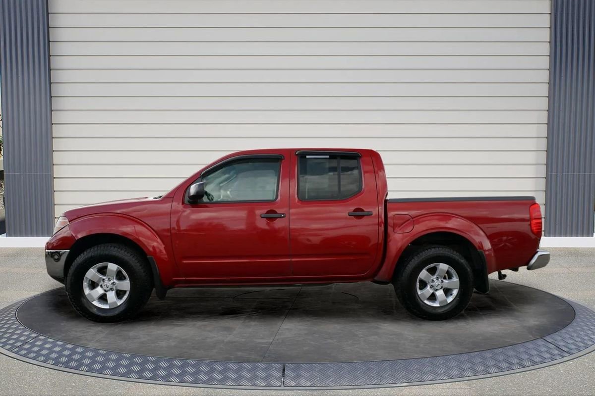 Used 2009 Nissan Frontier SE w/ SE Value Truck Pkg AWD/4WD image 4