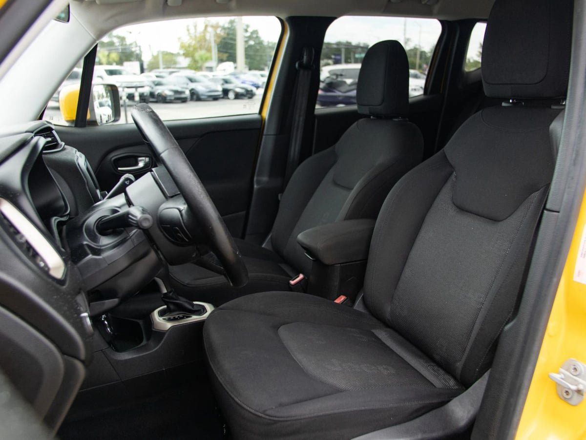 Used 2016 Jeep Renegade Latitude w/ Popular Equipment Group AWD/4WD image 17