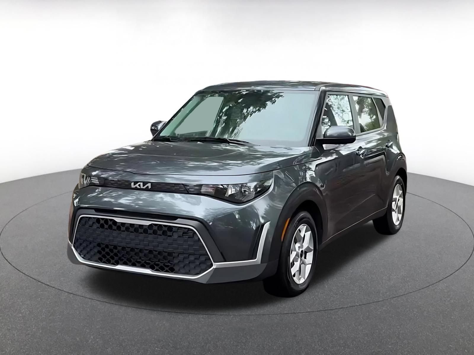 Used 2025 Kia Soul LX w/ LX Technology Package FWD image 7