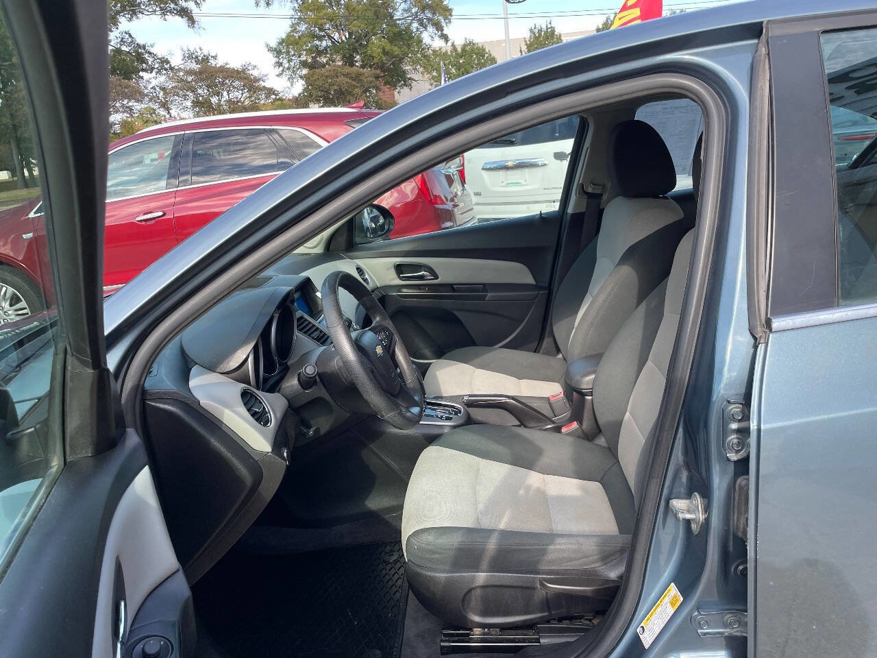 Used 2012 Chevrolet Cruze LS w/ Connectivity Package image 12