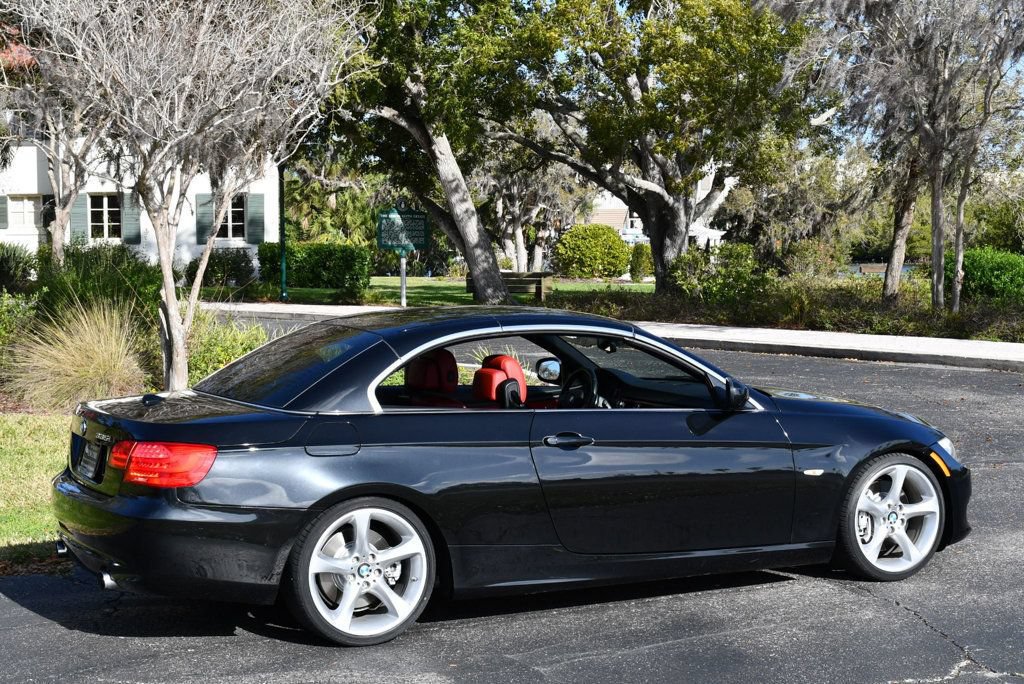 Used 2011 BMW 335i Convertible image 8