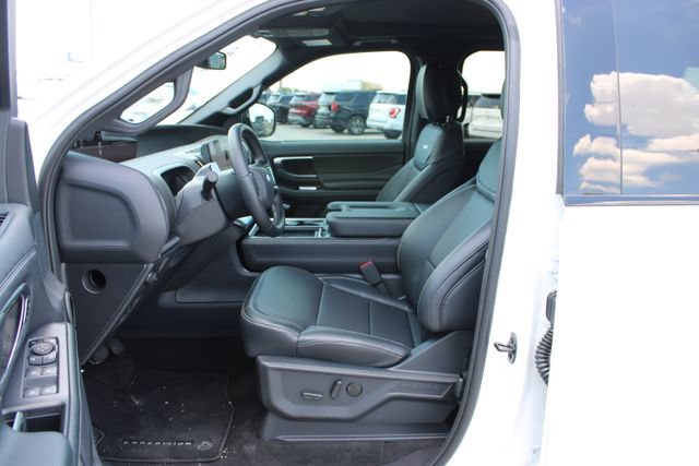New 2027 Ford Expedition Platinum w/ Stealth Performance Package AWD/4WD image 7
