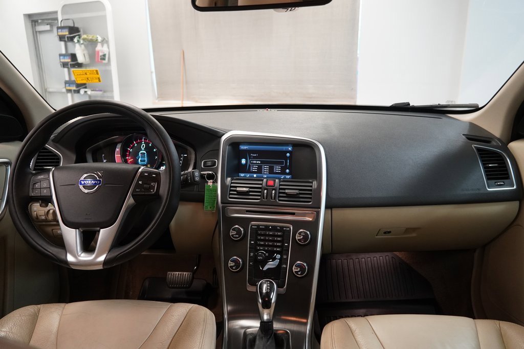 Used 2014 Volvo XC60 T6 image 9