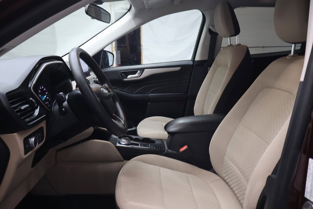 Used 2021 Ford Escape SE image 16