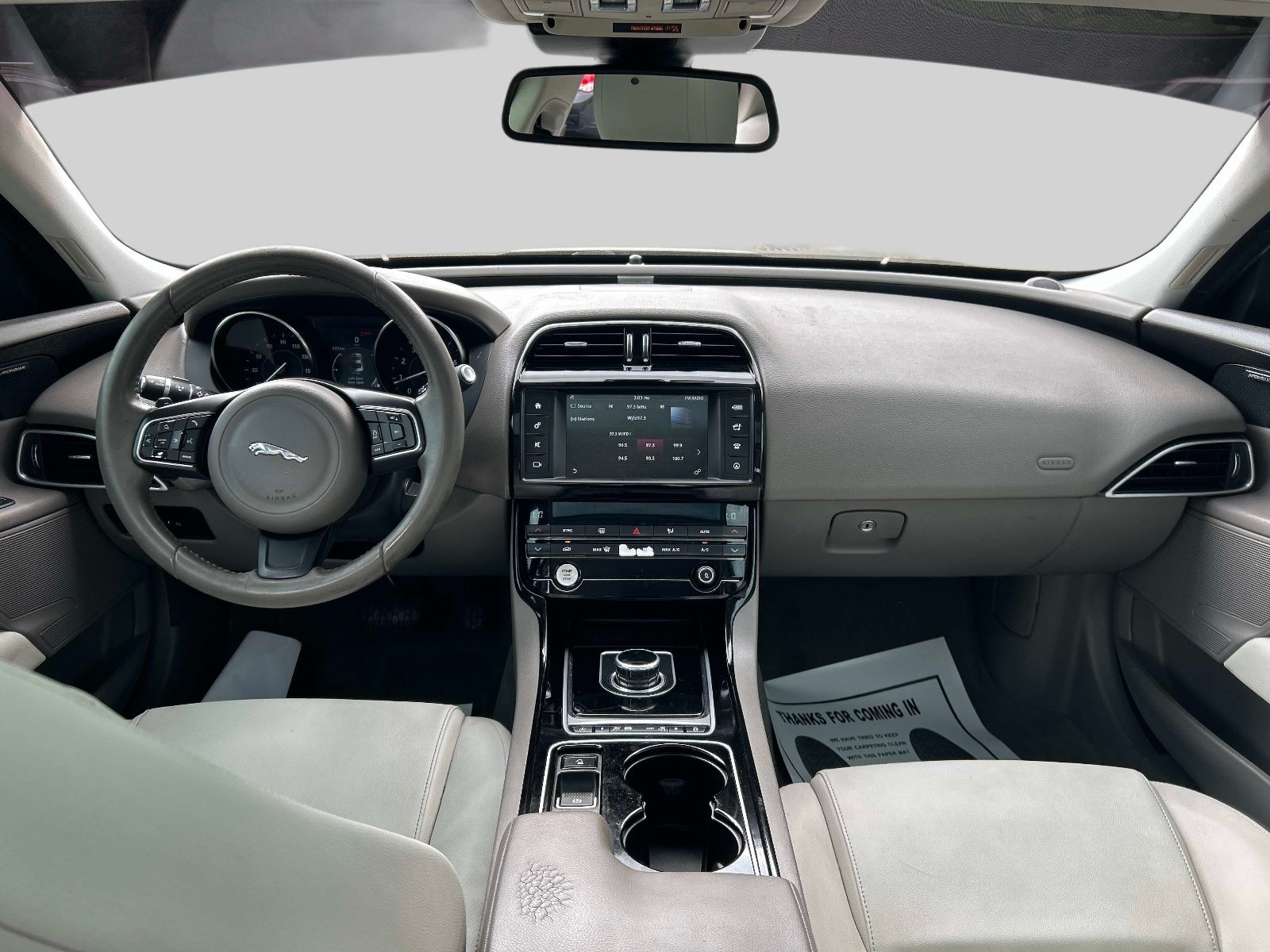 Used 2017 Jaguar XE Premium RWD image 22