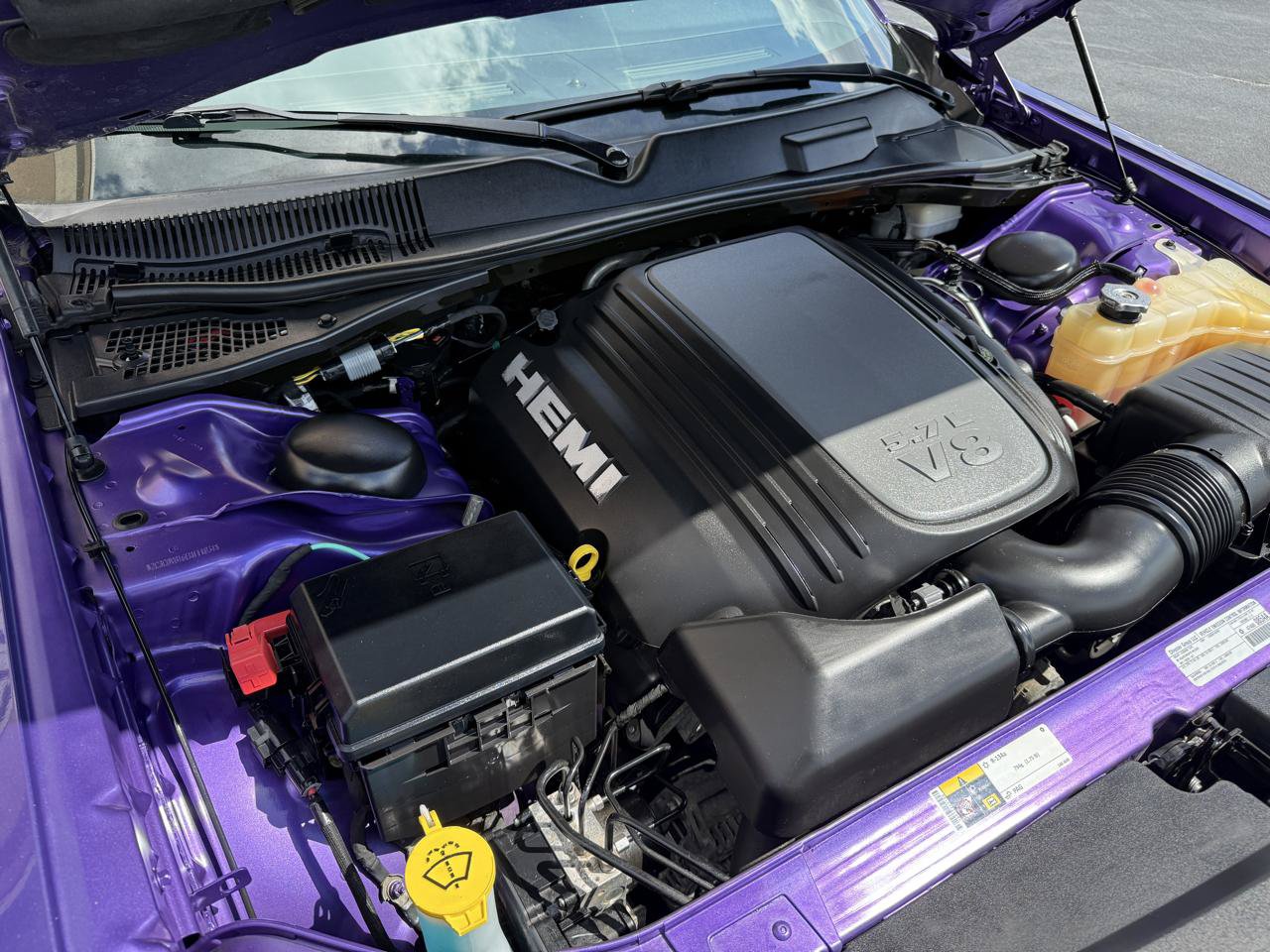 Used 2014 Dodge Challenger R/T RWD image 23