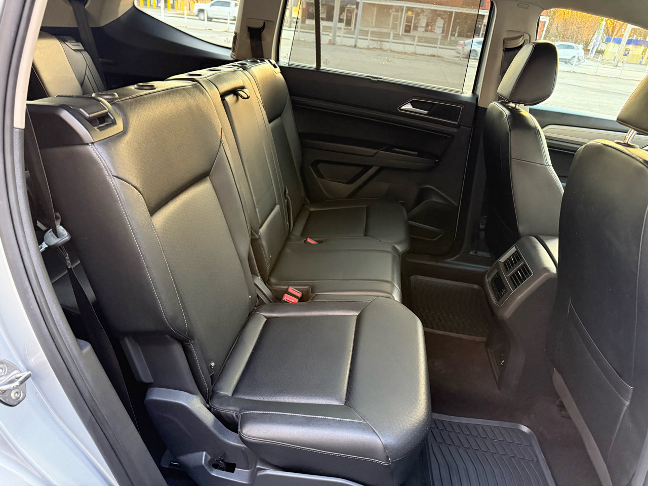 Used 2018 Volkswagen Atlas SE image 3