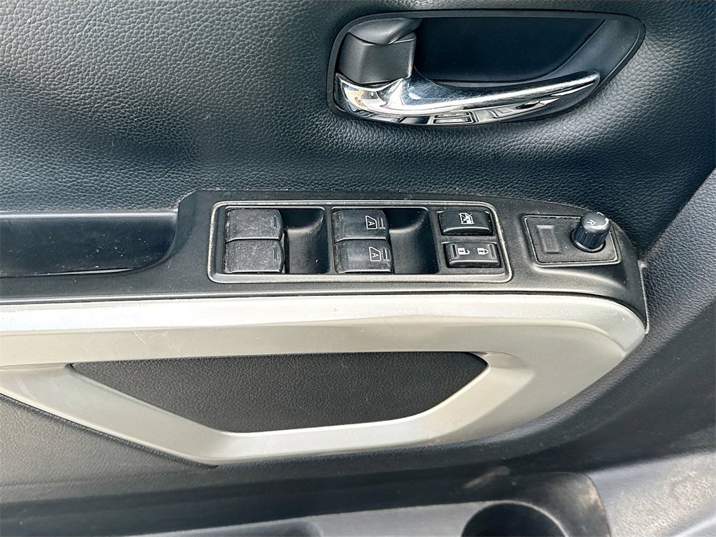 Used 2024 Nissan Titan SV w/ Accessory Utility Package image 30