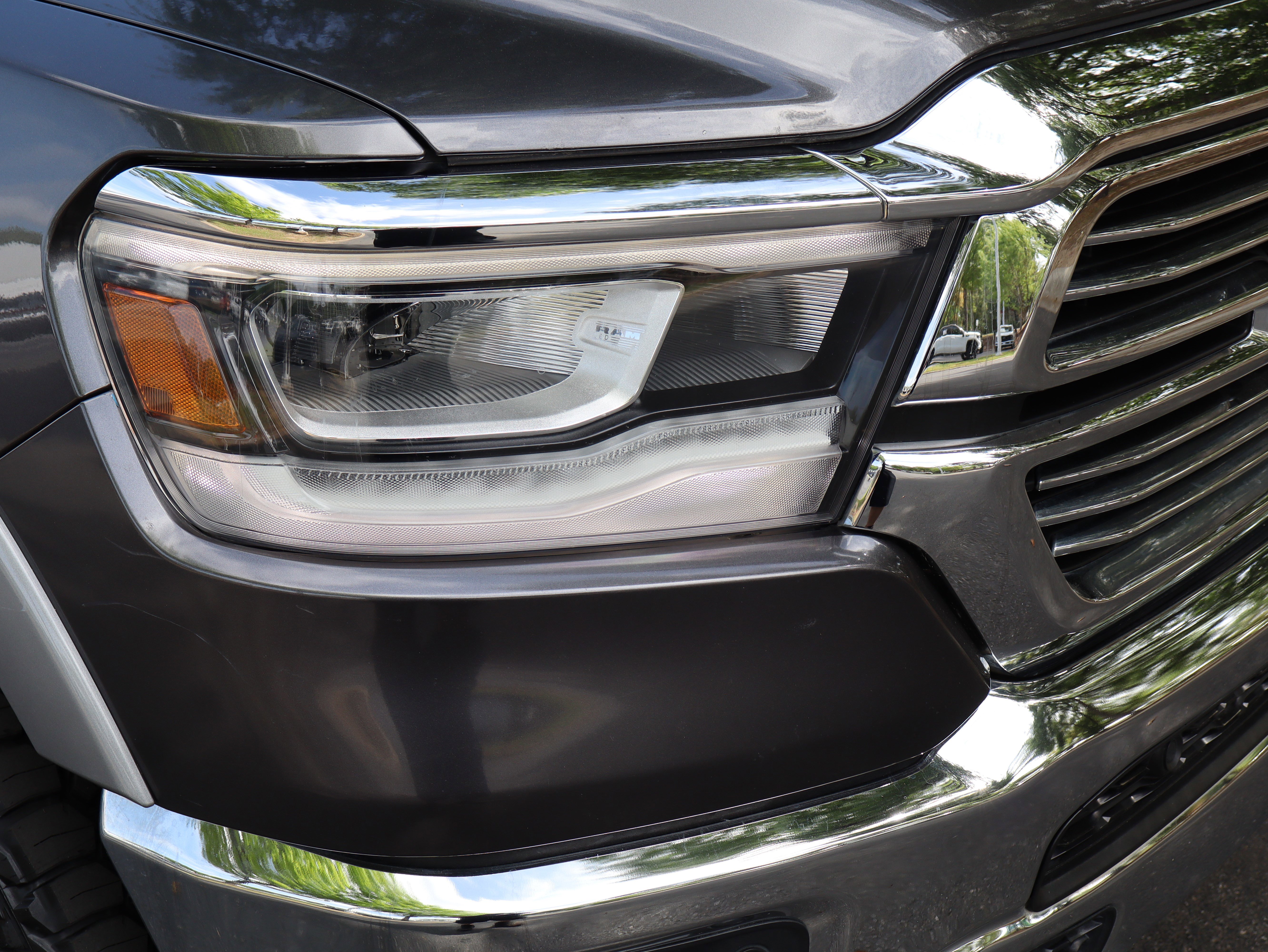 Used 2019 RAM 1500 Laramie image 13