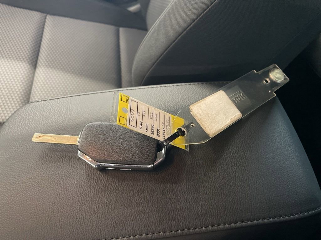 Certified 2023 Kia Soul LX FWD image 28