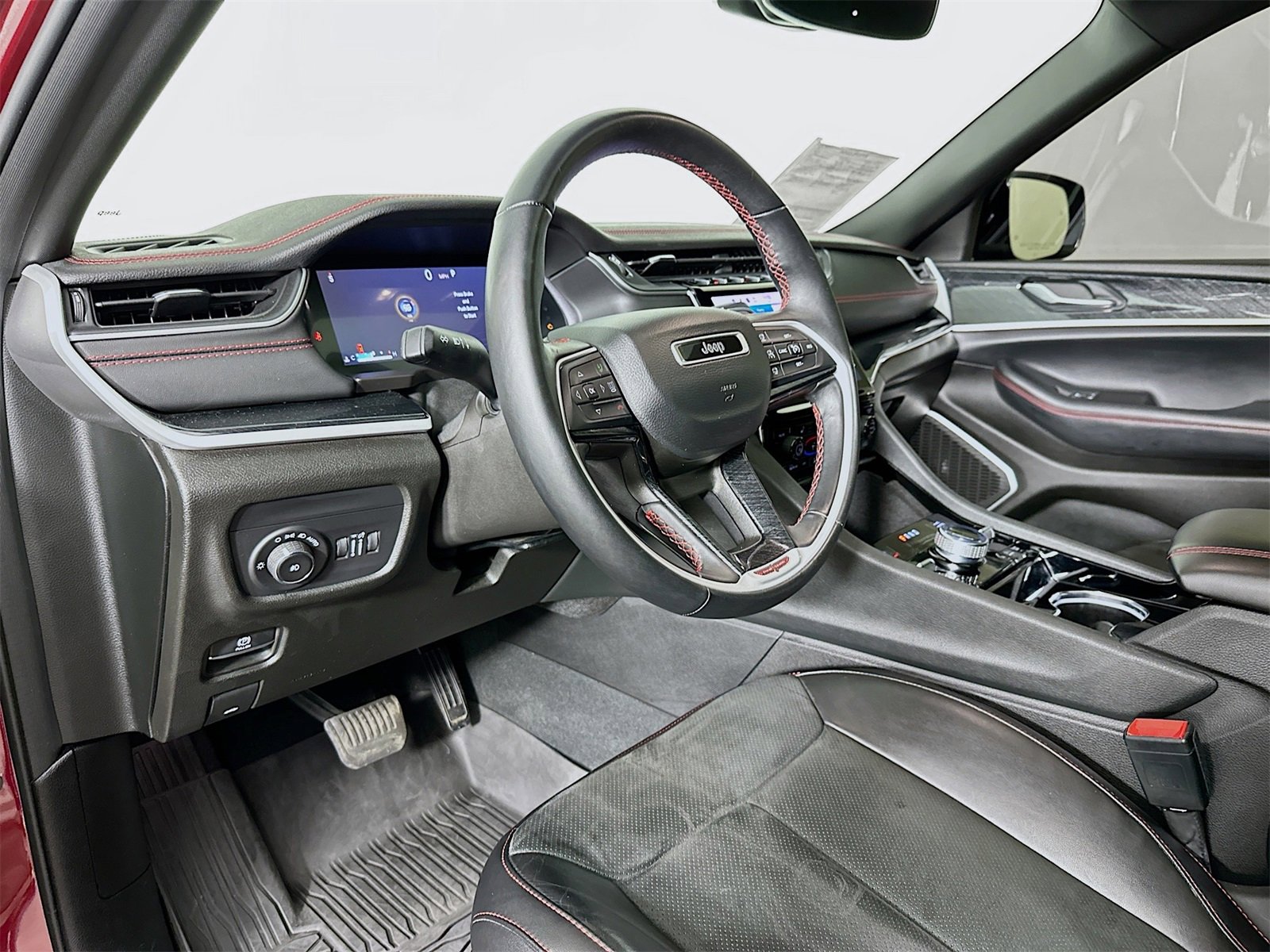 Used 2022 Jeep Grand Cherokee Trailhawk image 9