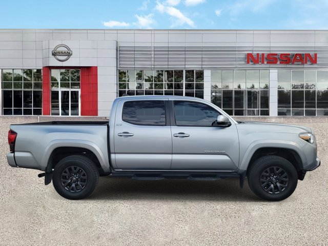 Used 2023 Toyota Tacoma SR5 w/ Technology Package image 3
