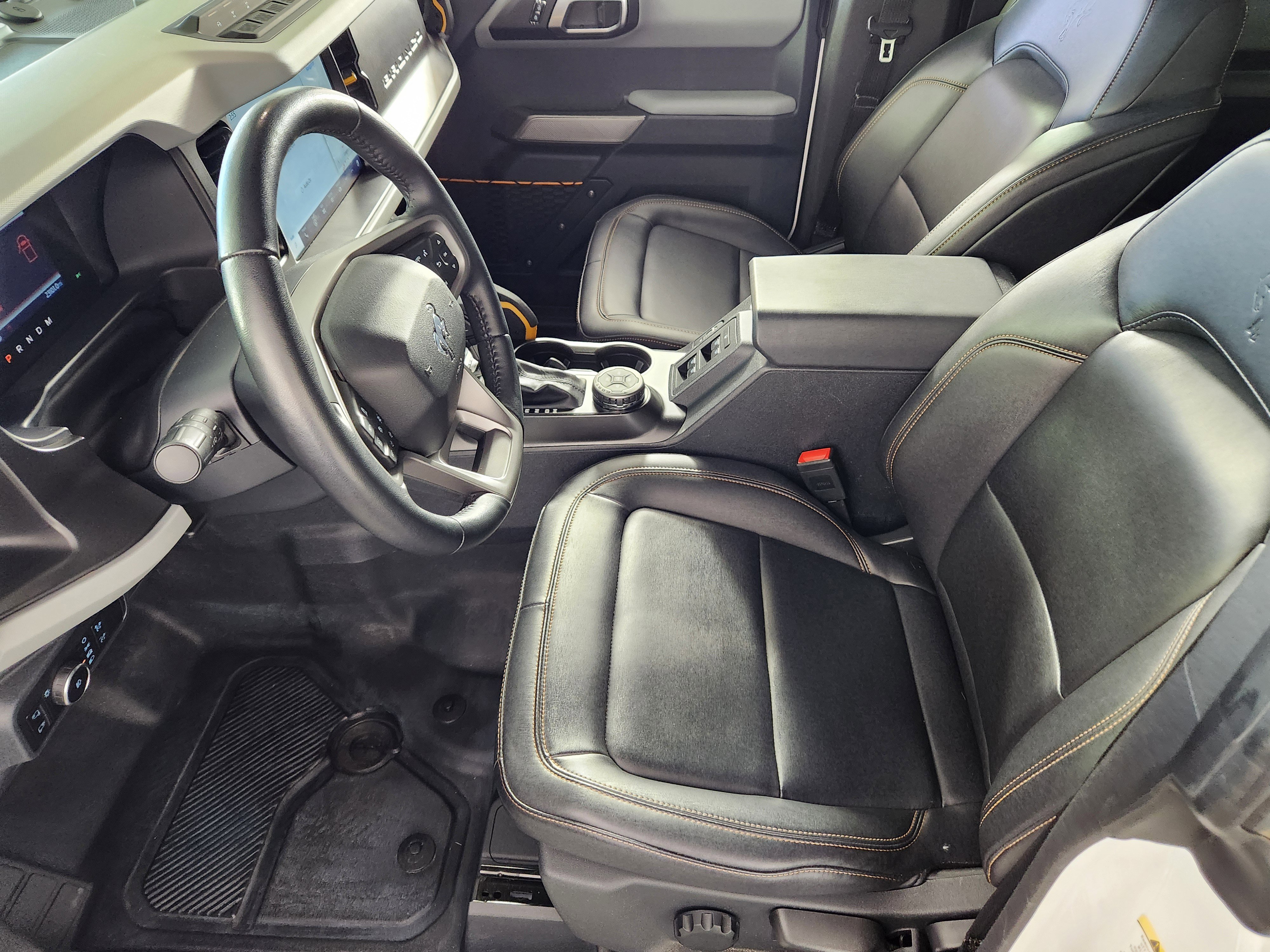 Used 2023 Ford Bronco Badlands image 11