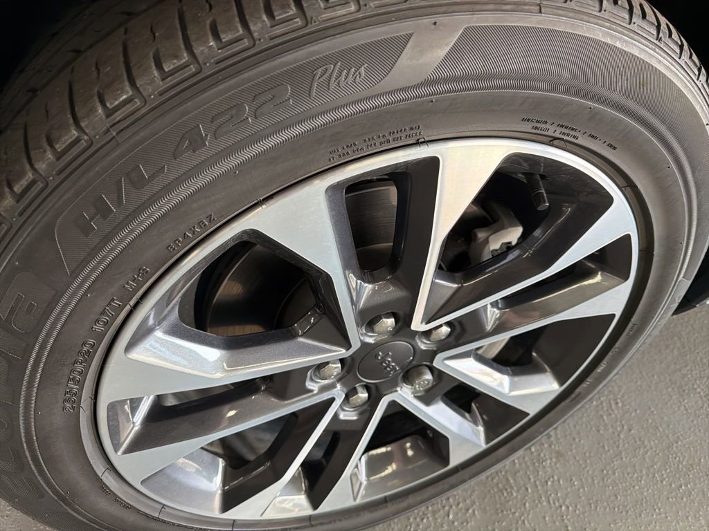 Used 2022 Jeep Grand Cherokee Overland w/ Luxury Tech Group IV image 9