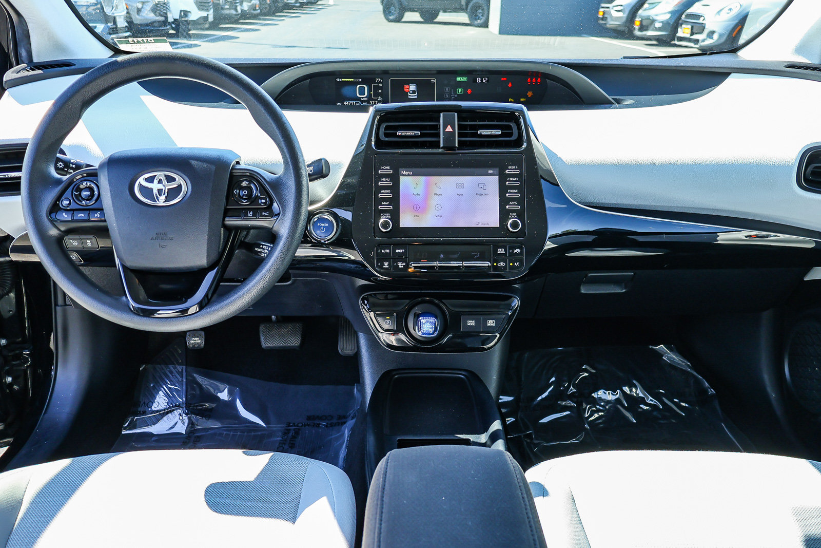 Used 2020 Toyota Prius LE FWD image 6