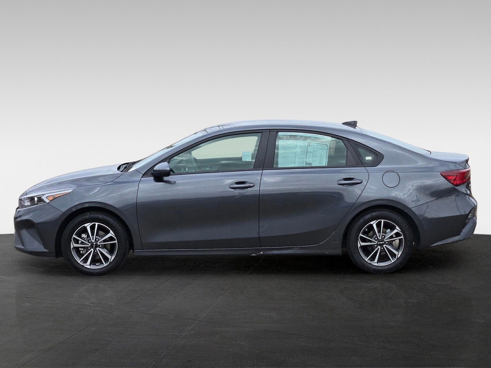 Used 2024 Kia Forte LXS image 7