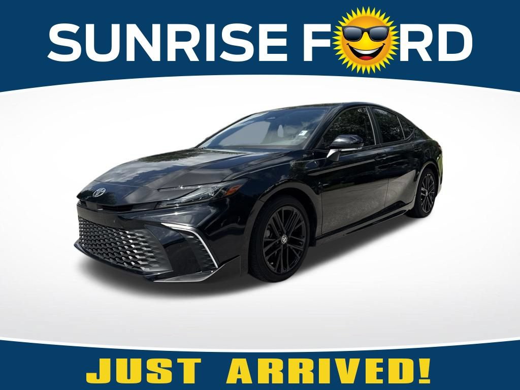 Used 2025 Toyota Camry SE w/ Convenience Package