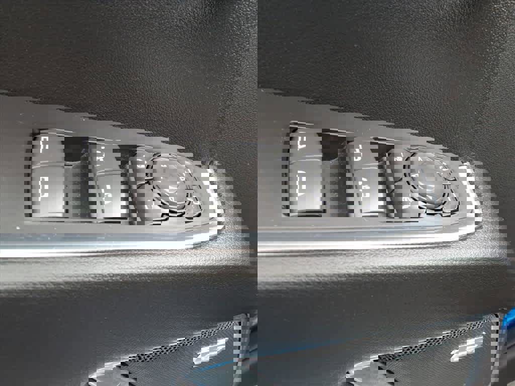 Used 2023 Chevrolet Silverado 1500 LTZ w/ LTZ Premium Package image 13