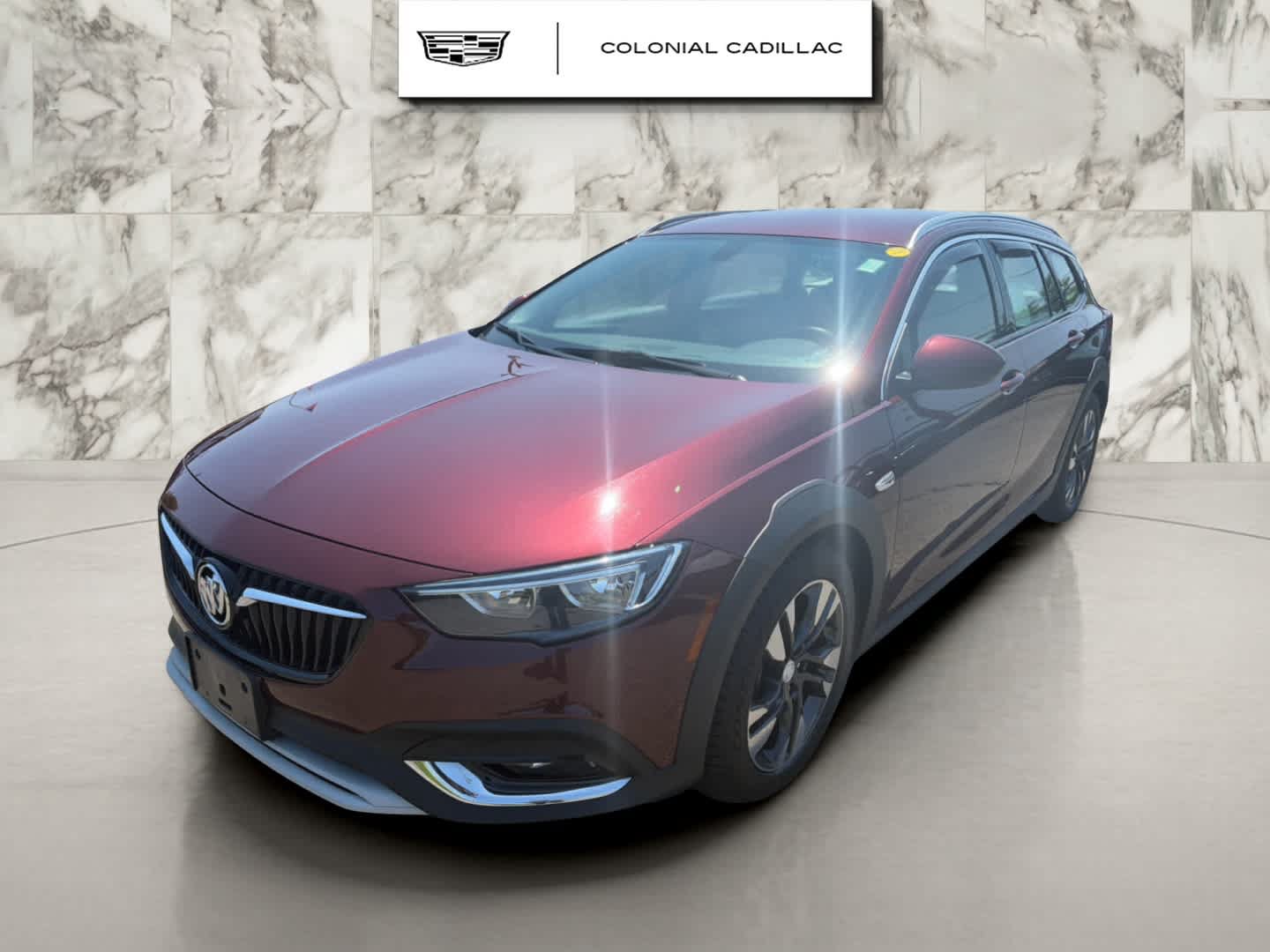 Used 2018 Buick Regal Essence w/ Sights and Sounds Package AWD/4WD image 1