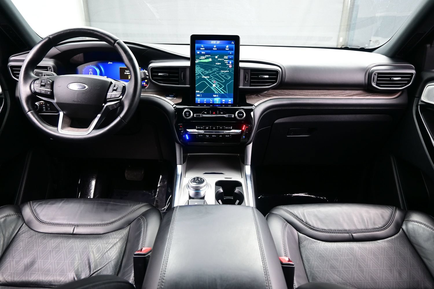 Used 2023 Ford Explorer Platinum AWD/4WD image 18