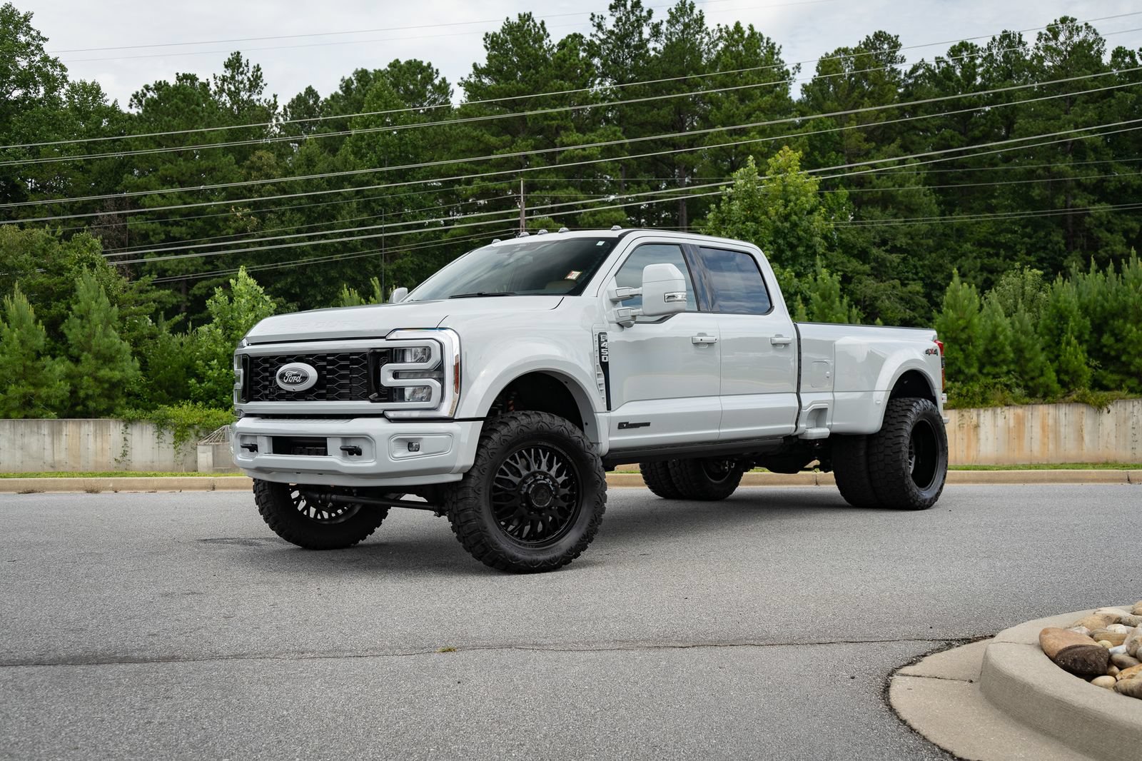 Used 2026 Ford F450 Lariat AWD/4WD image 3