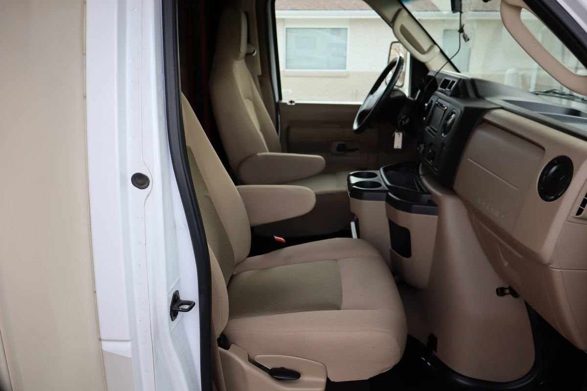 Used 2015 Ford E-450 and Econoline 450 Super Duty w/ Motorhome Prep Package image 22
